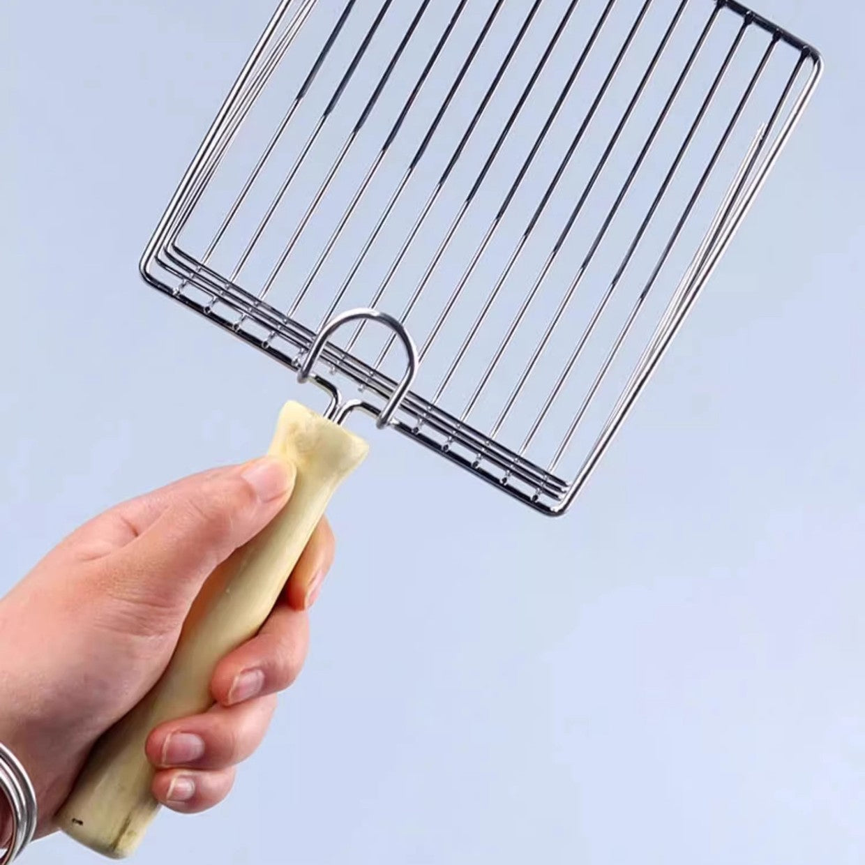 EcoPaw Metal Cat Litter Scoop with Wooden Handle